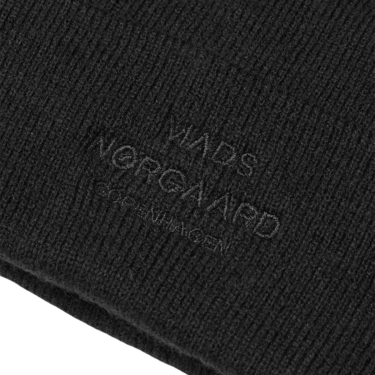 Isak Ambas logo Beanie