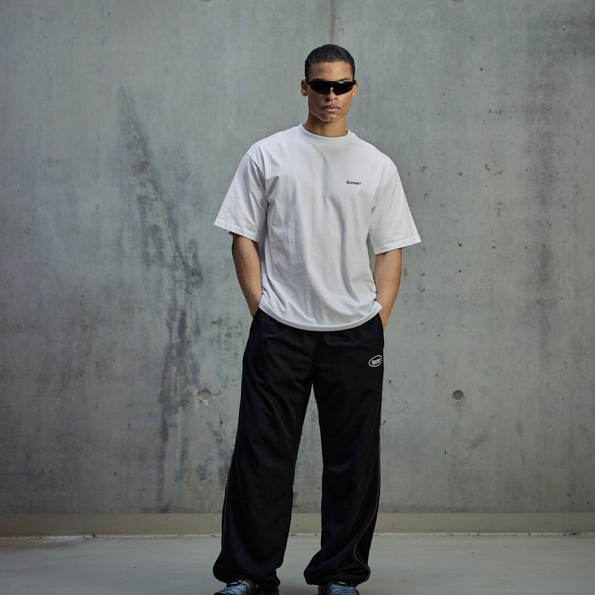 Box fit t-shirt logo