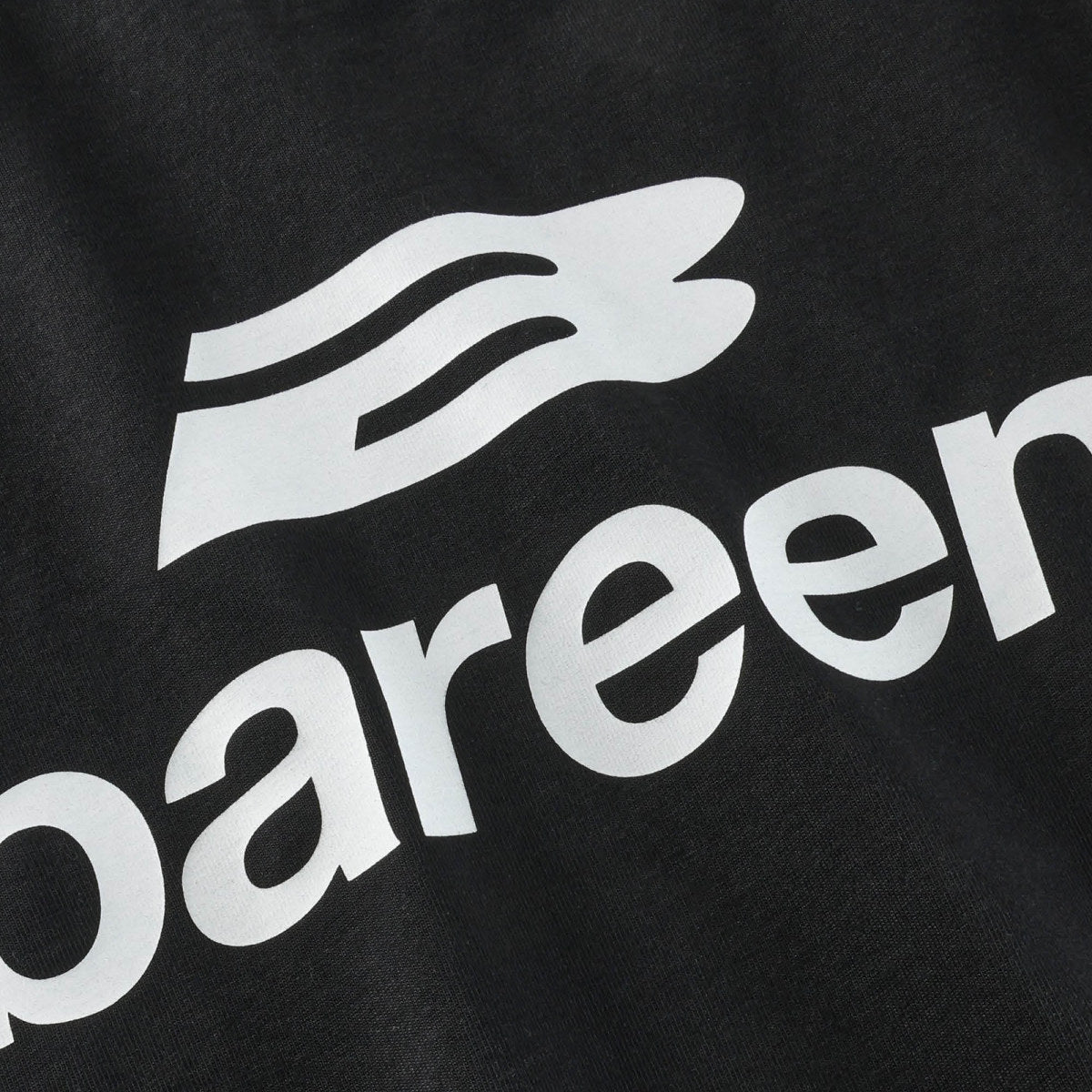 Box fit T-shirt logo