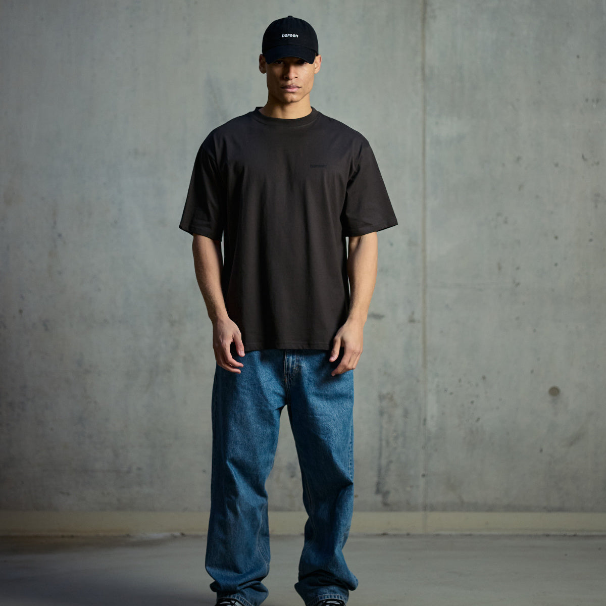 Box fit t-shirt logo