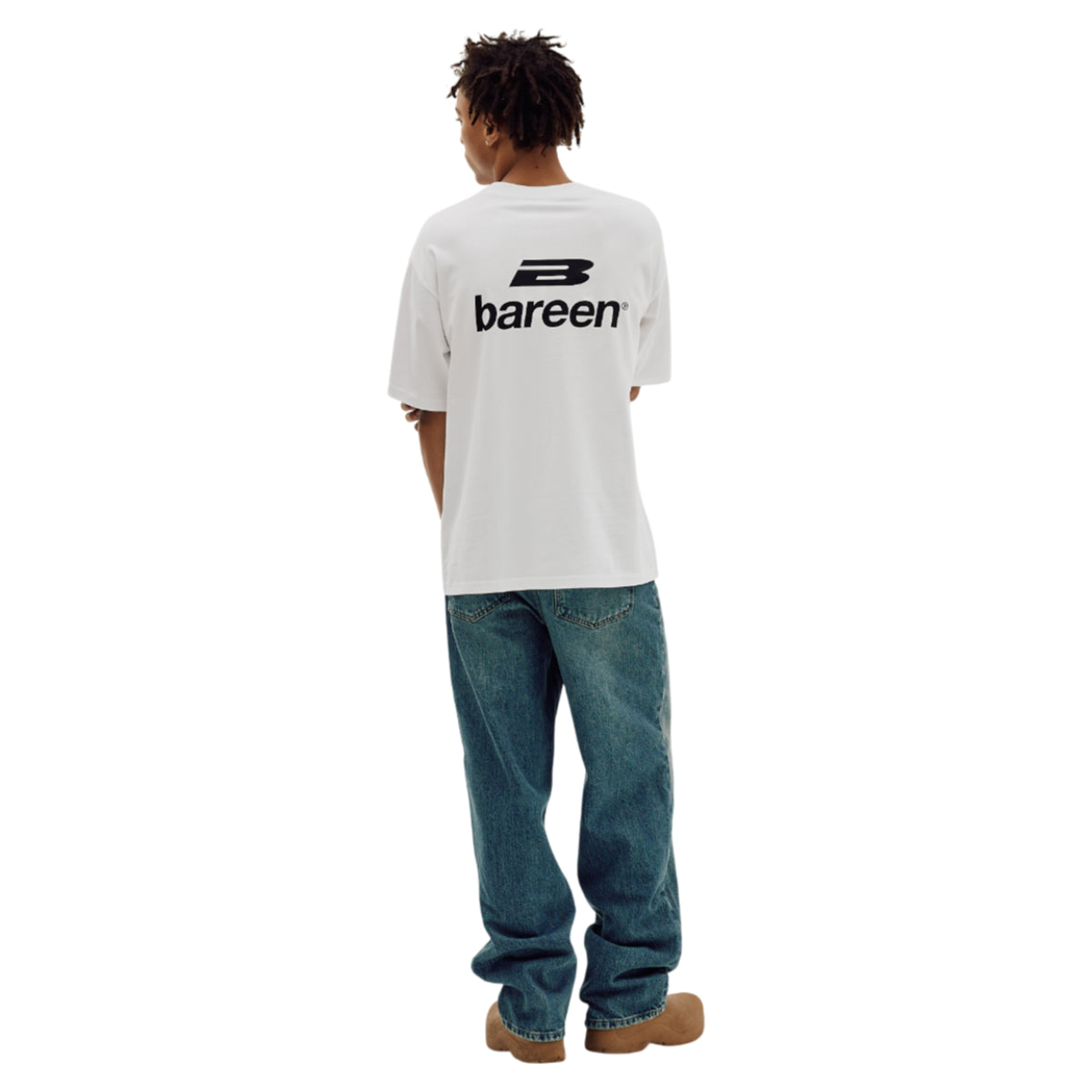 Box fit T-shirt logo