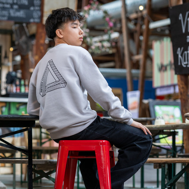 Crew neck w/ back print