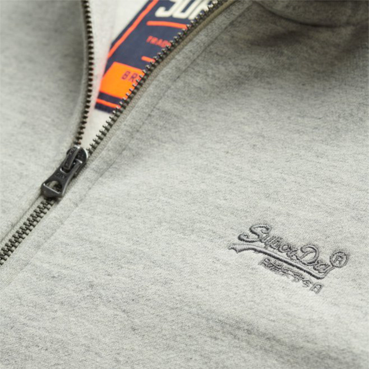 Essential logo track top
