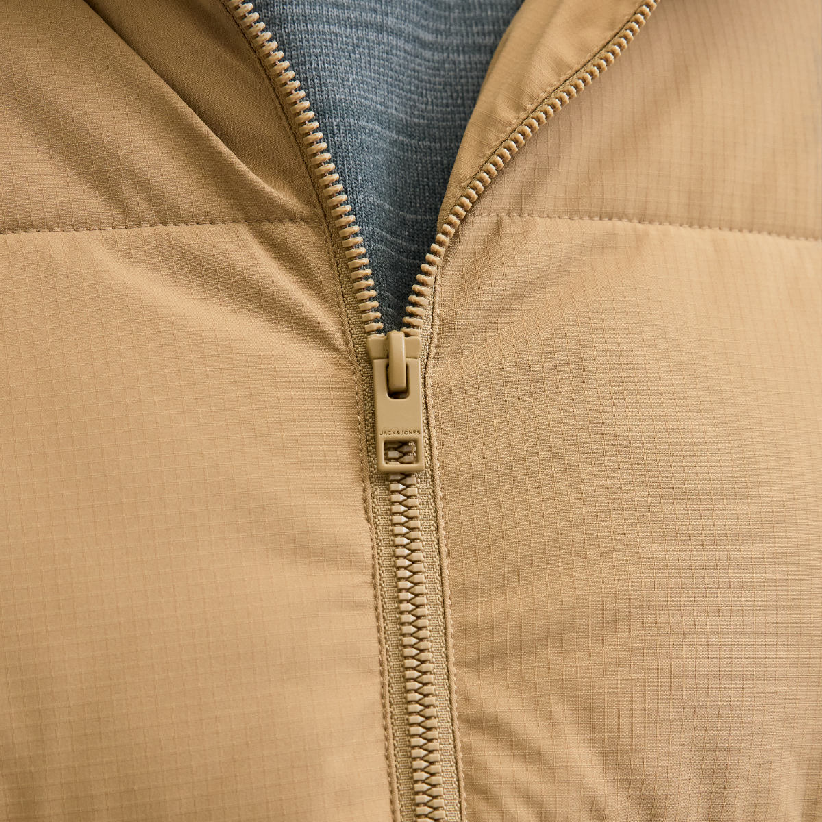 Global puffer jacket