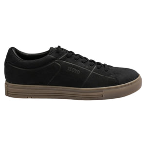 Court sneakers