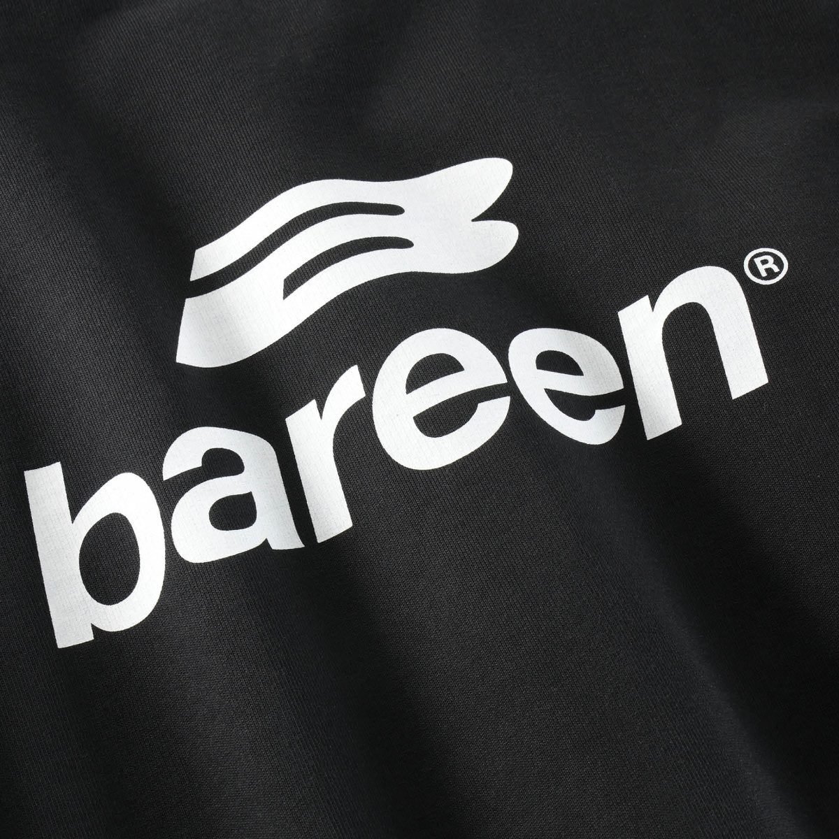 Oversized crewneck logo